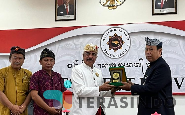  Penandatanganan Kesepakatan Bersama (MOU) antara Majelis Desa Adat Provinsi Bali dengan Universitas Mahasaraswati Denpasar