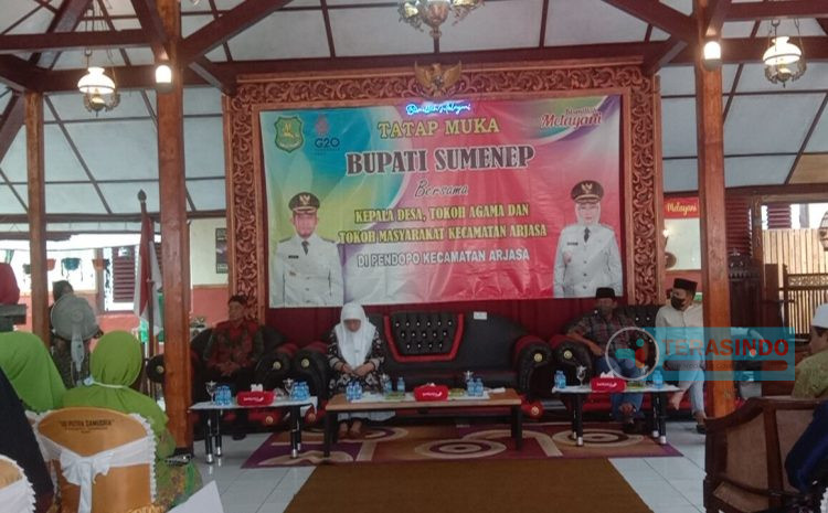  Safari Kepulauan Kangean, Bupati Sumenep Bersama Disdik, Sampaikan 15 Ribu Seragam Geratis
