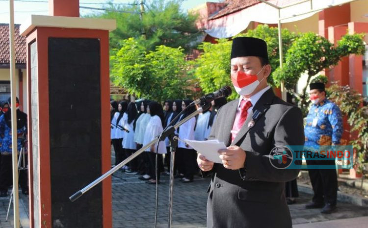  HUT RI Ke-77, DKPP Sumenep Adakan Upacara Di Halaman Kantor Bersama Seluruh Pegawai