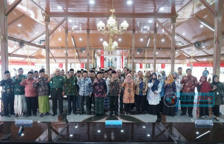  Pemkab Komitmen Wujudkan One Pesantren One Produk