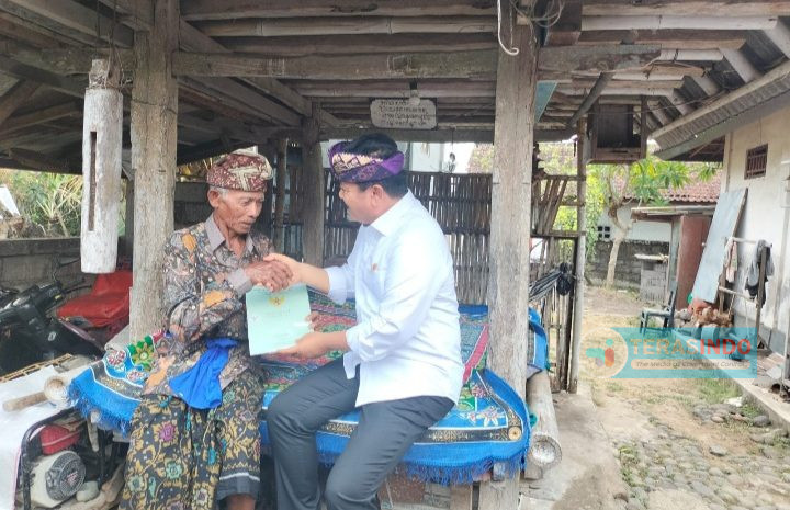 Serahkan Sertifikat Secara Door to Door oleh Menteri ATR/BPN