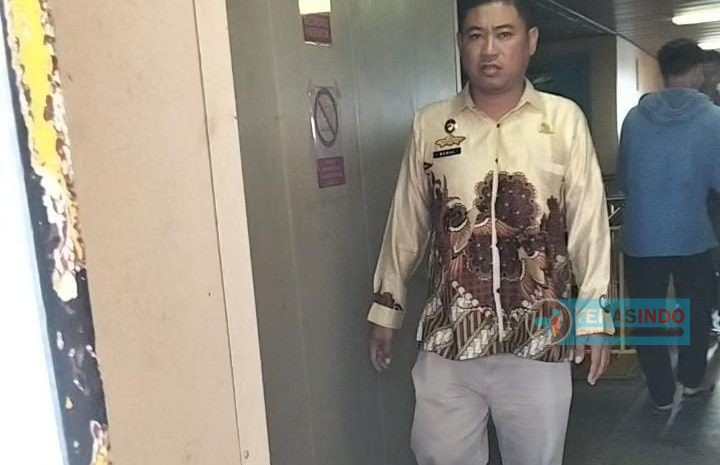  Tampang Petugas Syahbandar Sapeken Sumenep Yang Larang Wartawan Ambil Foto
