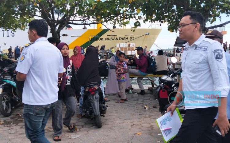  Pelayanan Syahbandar Sapeken Dikeluhkan Calon Penumpang