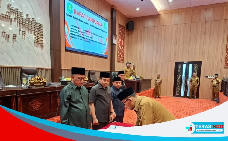 Sinergi Eksekutif -Legislatif :Bupati Sumenep  Acungkan Jempol DPRD Atas Pengesahan Tiga Raperda