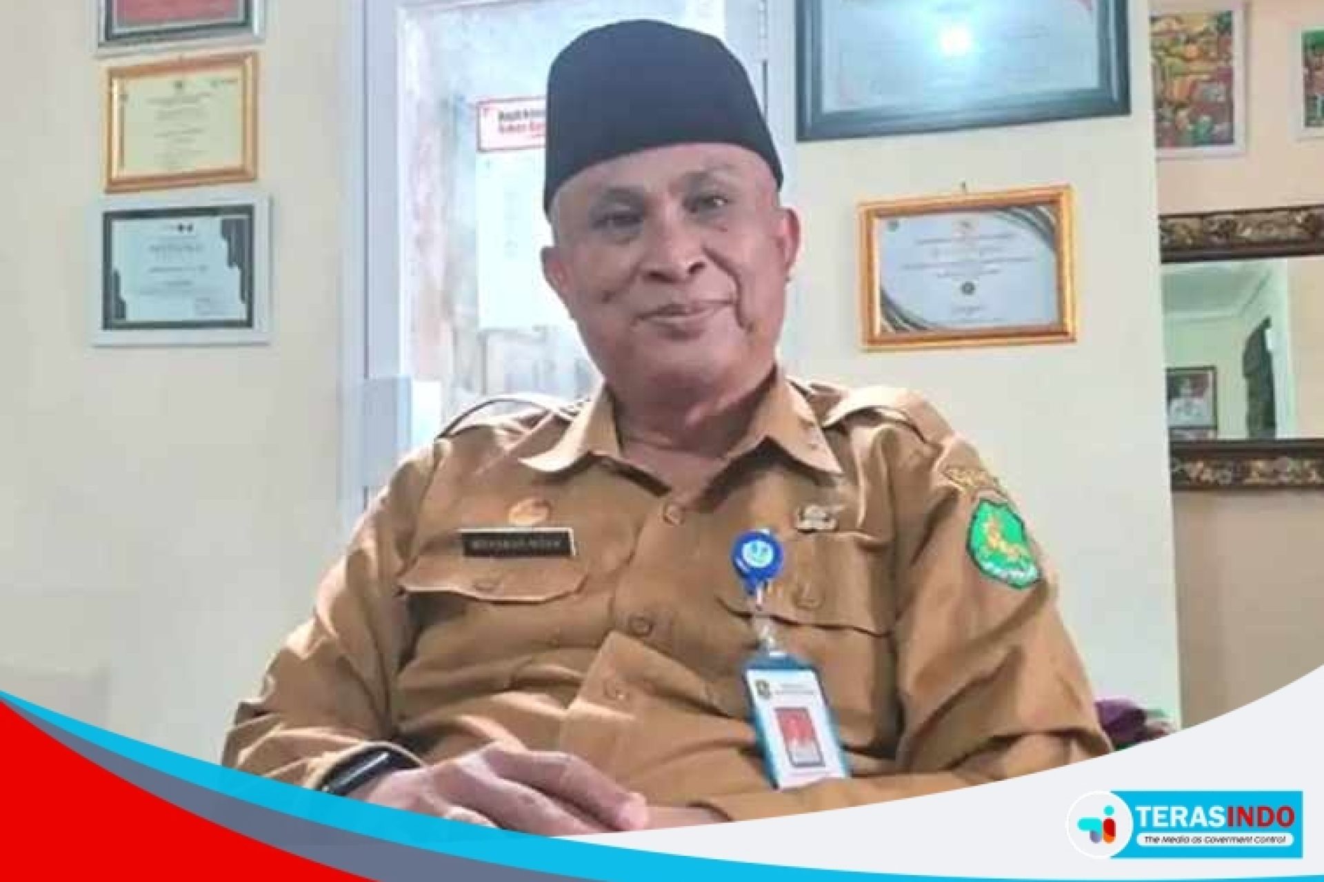 Kadisbudporapar-Sumenep-Moh-Iksan-saat-memberikan-keterangan-pada-Agustus-2025_copy_757x526